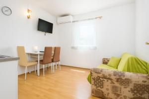 Studio close to the sea and city