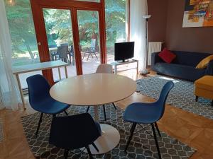 Maharaja Buda Villa Apartment - Private Parking and Garden