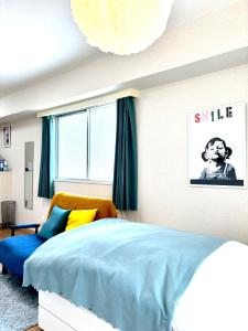 駅徒歩4分 新宿駅7分 バンクシーアートのスタイリッシュルーム