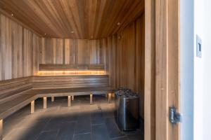 Downtown Luxury Stay by Wharf Casino