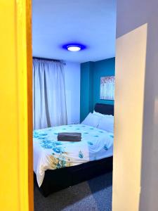 Sterling Luxury Apartment City Centre -Sleeps 4-Juliet Balcony - WiFi