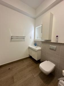 Sapphire Haven, Nova Apartment