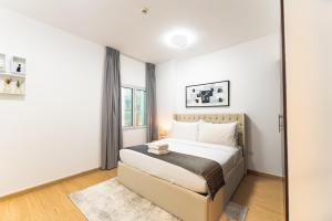 Escape24 Spacious 1BR with Pool View, JVC