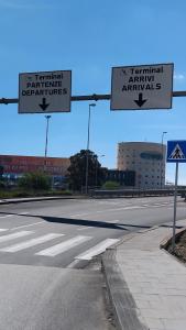 CATANIA AIRPORT ROOM BAGNO PRIVATO iN CAMERA