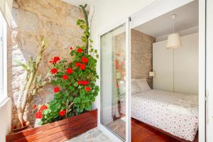 Stunning Designer Flat with Balcony Heart of Porto