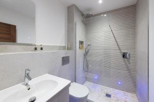 Blooms House - Cookswood