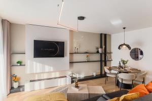 Nokturna Cassiopeia Coresi Kasper Apartment with underground Parking