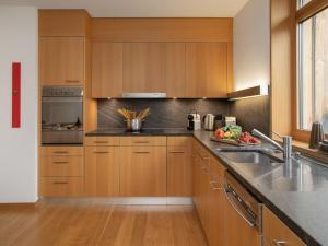 Apartment Residenz Cresta Kulm B26 by Interhome