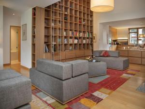 Apartment Residenz Cresta Kulm B26 by Interhome