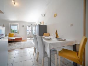 Apartment Bruno by Interhome