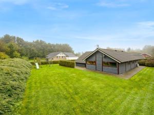 Holiday Home Sarah by Interhome