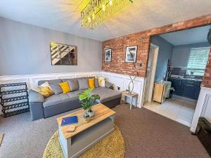 Stunning Chalet For Hire At Bermuda Holiday Park Near Hemsby Beach Ref 18161B