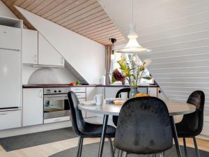 Holiday Home Edel - 250m from the sea by Interhome