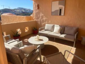 2 bedrooms sea view apartments in La Duquesa