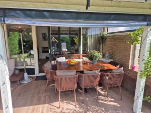 Bungalow 15 op Recreatiepark De Wielen