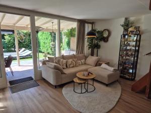 Bungalow 15 op Recreatiepark De Wielen