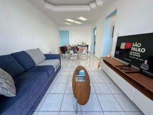 Vista deslumbrante e elegância frente mar!