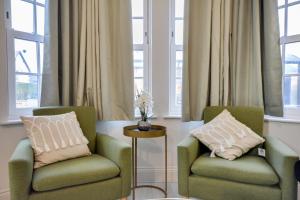 Cosy Wigan Apartment with Sunny Views