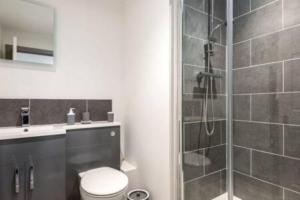 Modern 2BR Haven in Hull City Center