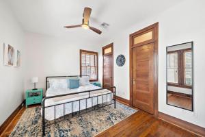 Downtown loft in the perfect location forthings Galveston