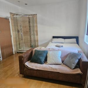 City Centre Studio - Easy Transport Links