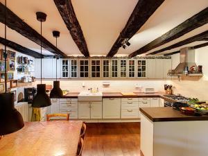 Restored Farmhouse for10 persons with Pool & Airco