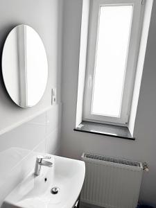 THE CASTLE - Free Parking - Self Check In