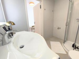 Apartment Poprad - Tatra Elegant, Near High Tatras, Free Parking, Modern Stay