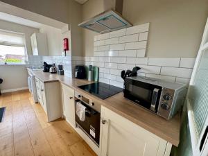 Comfortable 2-Bed Home near Swansea Bay