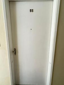 Pé na areia em Nova Mirim com Wi-Fi e conforto!