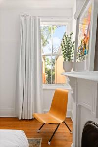 Station House - Victorian Charm amid Newtown Energy