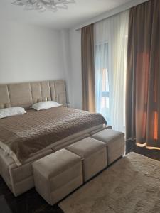 Adela & Robert Home cu piscină și parcare privată