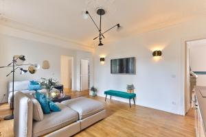 UrbanFlat 99 - Spacious 6 Bedrroms in Paris