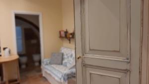 Experience Genoa-Traditional Home in Castelletto