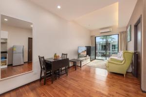 The Title Condo by Tropiclook