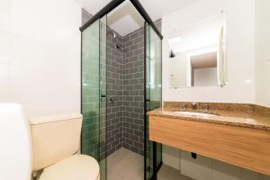 Apto-Flat Alto da XV-Centro com Piscina e Academia