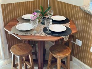 Apto no Boqueirão, 5 min da praia + Wi-Fi!