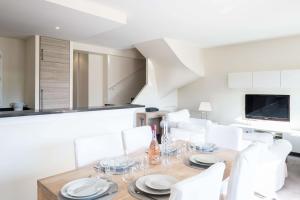 Very bright villa with garden and terrace