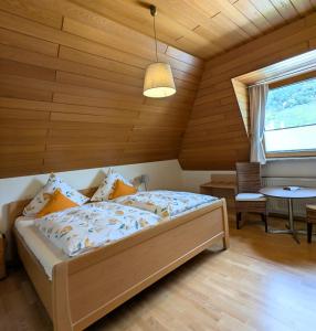 Gästehaus Weingut Heribert Boch - Ubytování bez kategorie ve městě Trittenheim