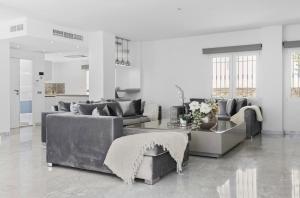 Villa Elviria Lujo, Piscina y Sauna Privada