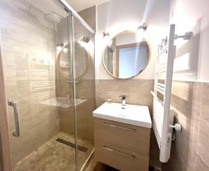 A few minutes away from the Croisette - 8 pers