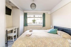 Bright & Stylish 3BR - Close to UWE & Free Parking- Ideal for contractors and work stays