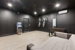 Family Fun Villa w Pool Hot Tub & Game Room