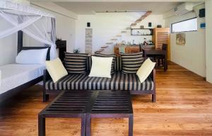 White parrot beach villa