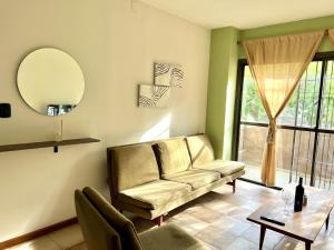 Luminoso departamento El Naranjo en Mendoza Con cochera