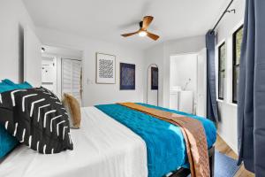 Unique Dome Retreat with Deck 1 mile to UF Stadium