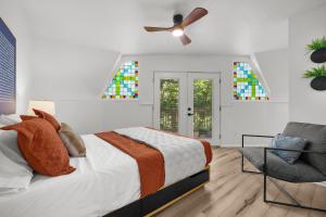 Unique Dome Retreat with Deck 1 mile to UF Stadium