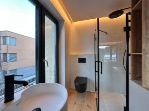 Alexander Mountain Suites