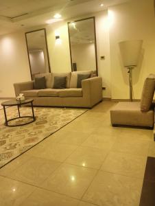 شقه فندقيه بأرقى مناطق المهندسين