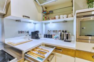 Tower of London Escape Modern 2 bed Flat